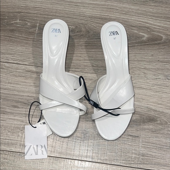 Zara Shoes - Zara white‎ kitten heels NWT